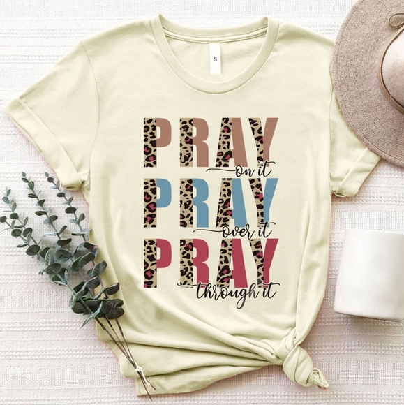 Pray It Forward T-Shirt - Cream - Picture 1 of 3